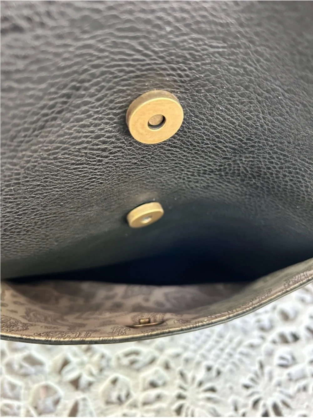N/A stylish black